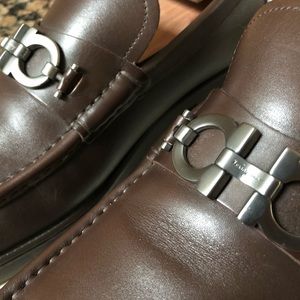 Ferragamo “Hickory” Gancini bit moccasin - 13 EE